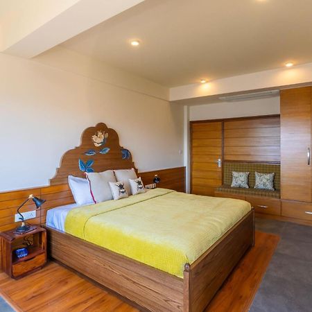 Stayvista At Nook - Elysium Estate 2 Bedroom Cottage With Hill View, Lawn Shimla Bagian luar foto
