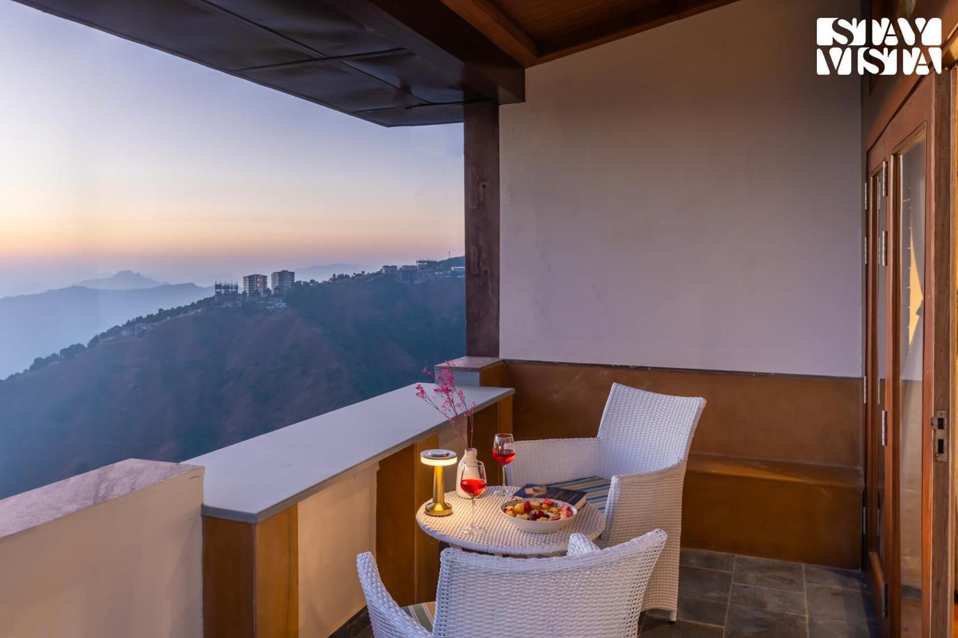 Stayvista At Nook - Elysium Estate 2 Bedroom Cottage With Hill View, Lawn Shimla Bagian luar foto